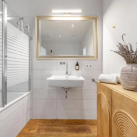 Mango Living I Harmony I Modern I 3 Schlafzimmer I 93 Qm I 8 Personen * Mönchengladbach